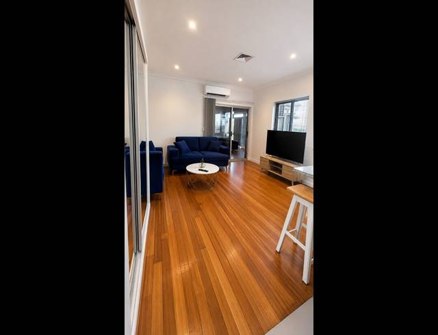 1 BEDROOM FLAT TO LET IN GLENWOOD